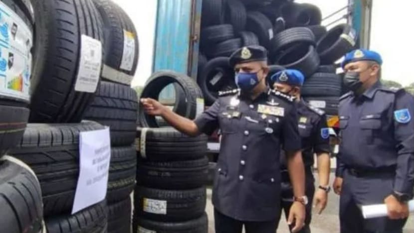 Pasukan Polis Marin M'sia patahkan cubaan seludup 727 tayar dari S'pura Pasukan Polis Marin M'sia patahkan cubaan seludup 727 tayar dari S'pura