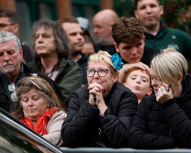 Ricky Hatton's funeral draws thousands in Manchester tribute