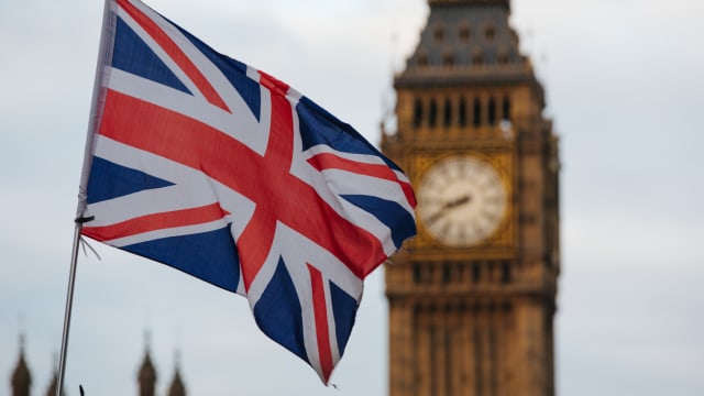 英国在俄乌战争三周年之际 对俄罗斯实施大规模制裁措施