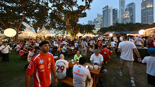F1新加坡大奖赛三天吸引近30万1300人次入场 创历来第二高