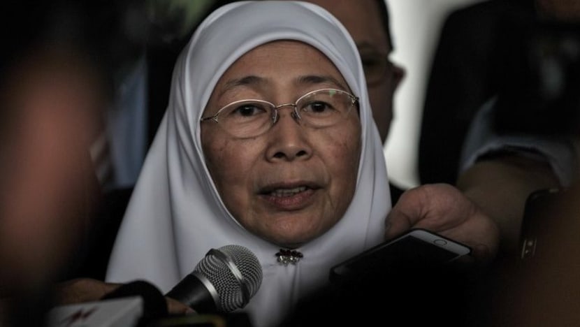 Usul undi percaya PAS: Pembangkang biasa tidak sokong PM - Dr Wan Azizah Usul undi percaya PAS: Pembangkang biasa tidak sokong PM - Dr Wan Azizah