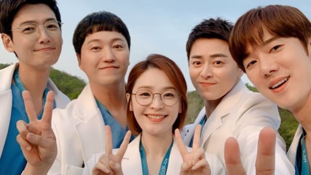 “Hospital Playlist”导演宣布拍第3季！承诺5人帮“少1人都不行”