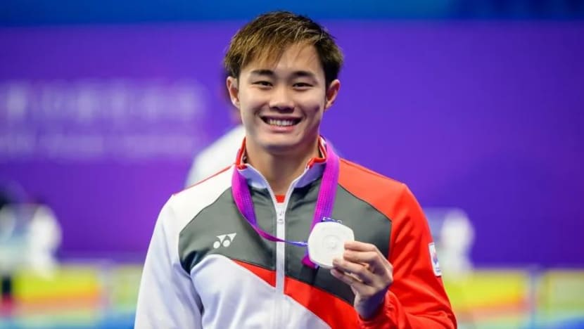 Perenang SG Teong Tzen Wei raih pingat perak acara 50m gaya kupu-kupu Sukan Asia Perenang SG Teong Tzen Wei raih pingat perak acara 50m gaya kupu-kupu Sukan Asia