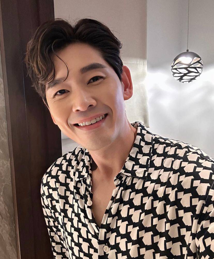 This Actor Says You Can DM Him If You Don’t Know How To Vote For Star ...