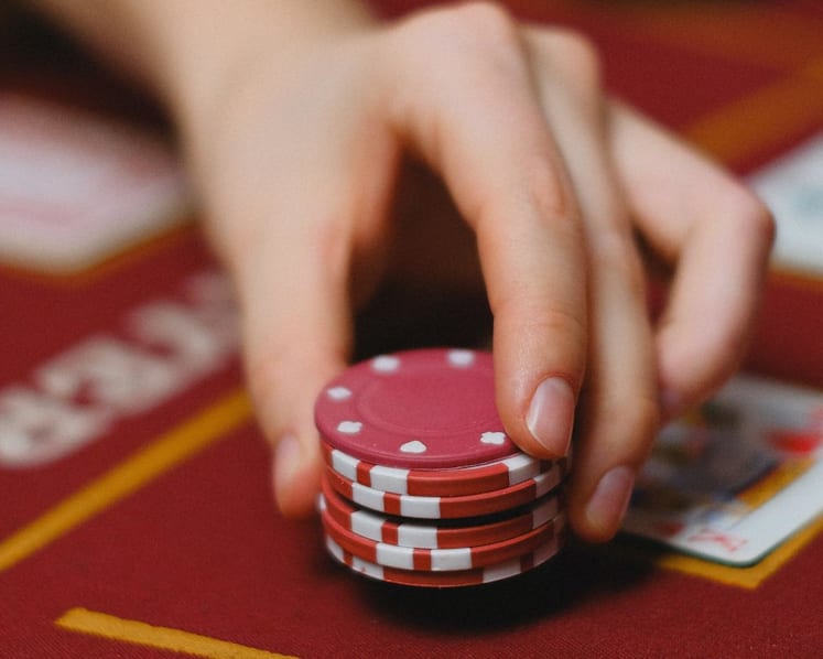 Tourist gets 6 months’ jail for stealing S$29,000 from friend, gambling it all away at Marina Bay Sands’ casino