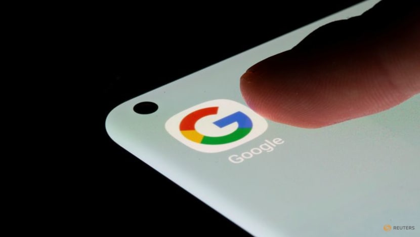 UK to investigate Apple and Google's mobile ecosystems