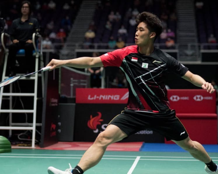 Loh Kean Yew loses to Indonesia's Anthony Ginting in Singapore Badminton Open semi-finals