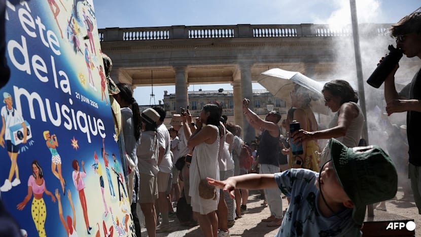 Europe braces for intensifying heatwave, schools close and trains canceled